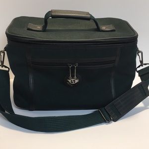 Leisure International train case hunter green zipper with mirror, handle